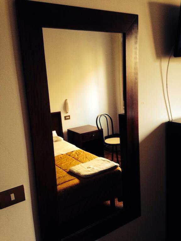 Hotel Medea Mediolan Zewnętrze zdjęcie